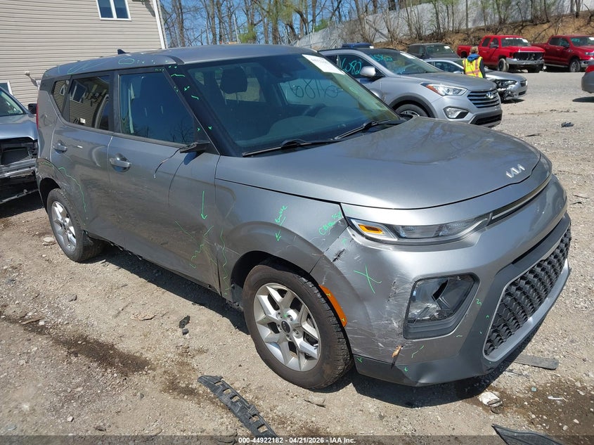 2022 Kia Soul VIN KNDJ23AU2N7816448 IAAI salvage auction — FRONT END, Salvage Title, sold $1,800 on 2026-07-18 (photo 1)