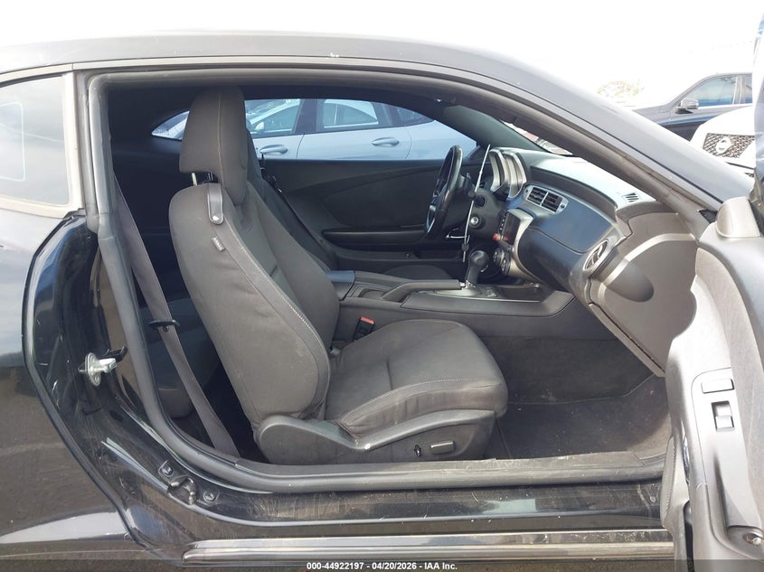 2013 Chevrolet Camaro VIN 2G1FB1E3XD9128876 IAAI salvage auction — NORMAL WEAR, Salvage Title, sold $2,375 on 2026-07-09 (photo 5)