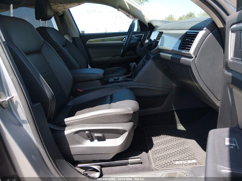 2021 Volkswagen Atlas VIN 1V2SR2CA2MC572785 IAAI salvage auction — REAR END, Salvage Title, sold $8,000 on 2026-07-10 (photo 5)