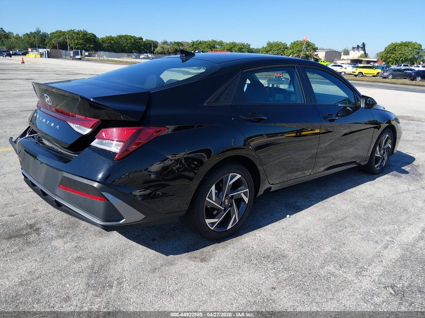 2025 Hyundai Elantra VIN KMHLM4DGXSU048032 IAAI salvage auction — LEFT REAR, Salvage Title, sold $4,950 on 2026-07-09 (photo 4)