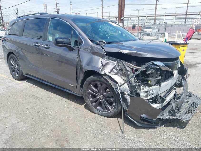 2021 Toyota Sienna VIN 5TDDRKEC6MS014039 IAAI salvage auction — FRONT END, Salvage (California), sold $14,500 on 2026-07-07 (photo 1)