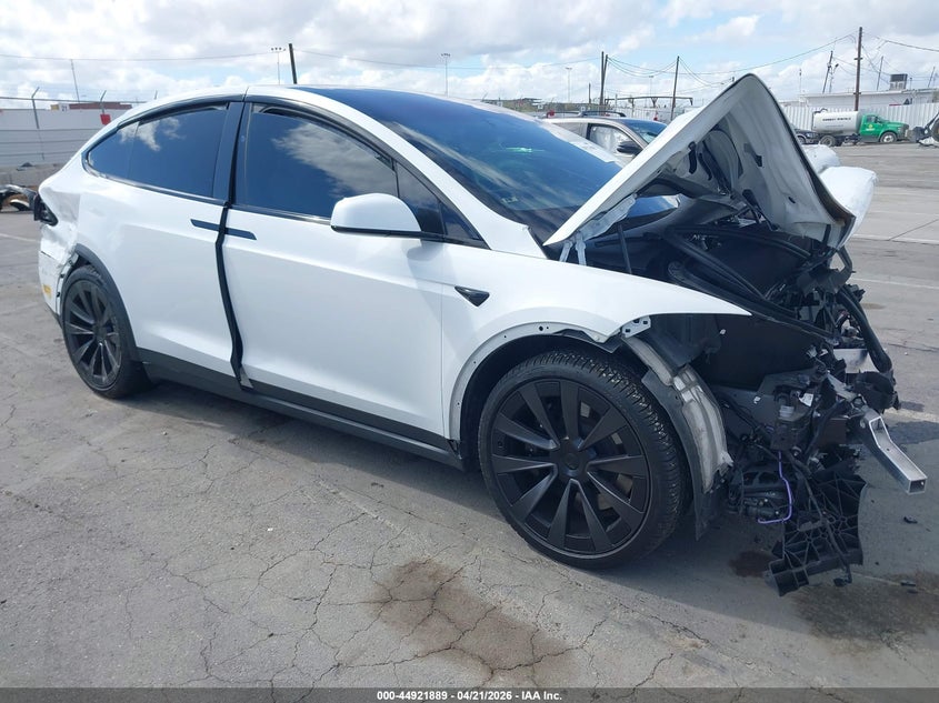 2022 Tesla Model x VIN 7SAXCBE56NF336463 IAAI salvage auction — FRONT END, Salvage Title, sold $5,100 on 2026-07-29 (photo 1)