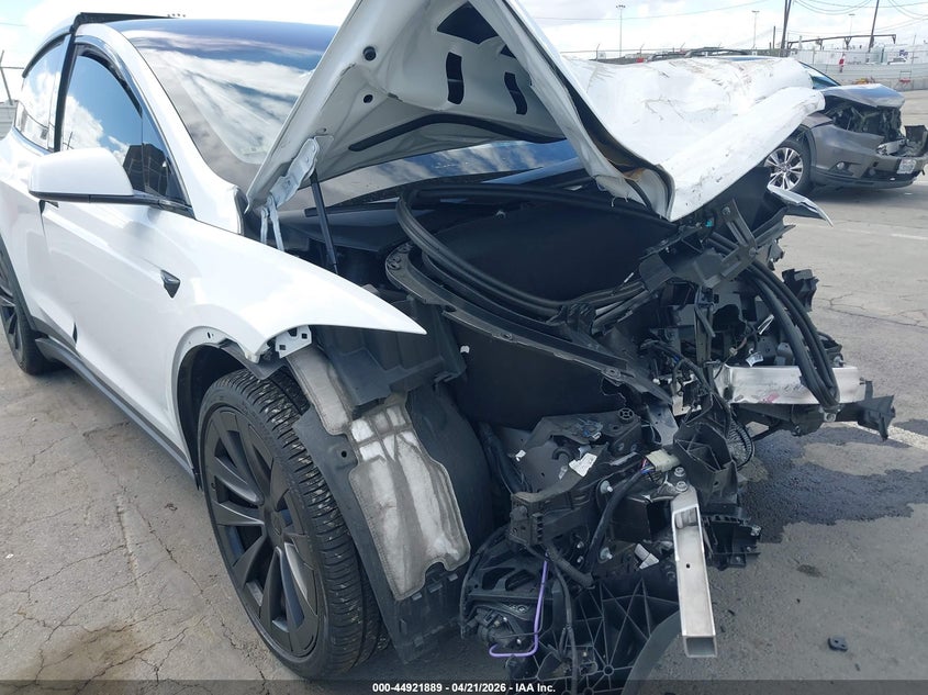 2022 Tesla Model x VIN 7SAXCBE56NF336463 IAAI salvage auction — FRONT END, Salvage Title, sold $5,100 on 2026-07-29 (photo 6)