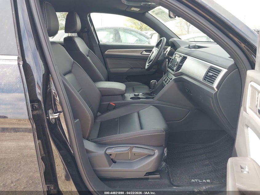 2023 Volkswagen Atlas cross sport VIN 1V2LC2CA0PC227815 IAAI salvage auction — REAR END, Salvage (Illinois), sold $12,150 on 2026-07-14 (photo 5)