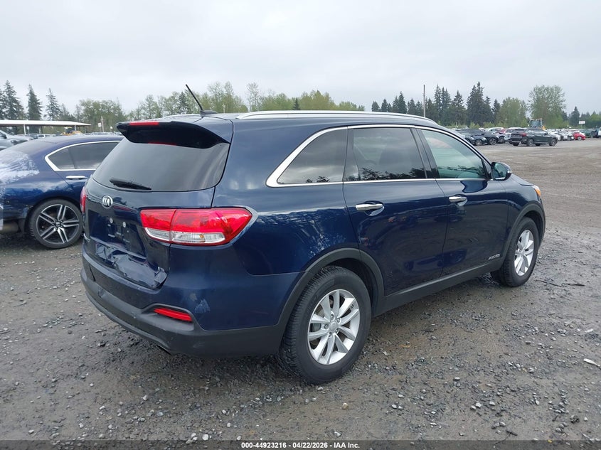 2017 Kia Sorento VIN 5XYPGDA55HG334123 IAAI salvage auction — REAR END, Bill Of Sale (Washington), sold $2,200 on 2026-07-24 (photo 4)