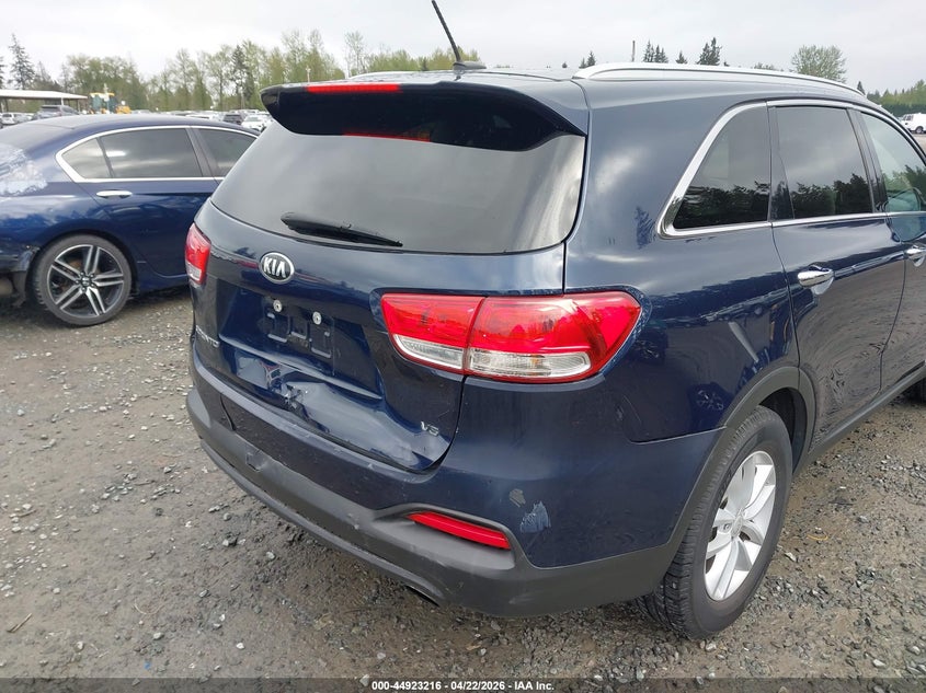 2017 Kia Sorento VIN 5XYPGDA55HG334123 IAAI salvage auction — REAR END, Bill Of Sale (Washington), sold $2,200 on 2026-07-24 (photo 6)