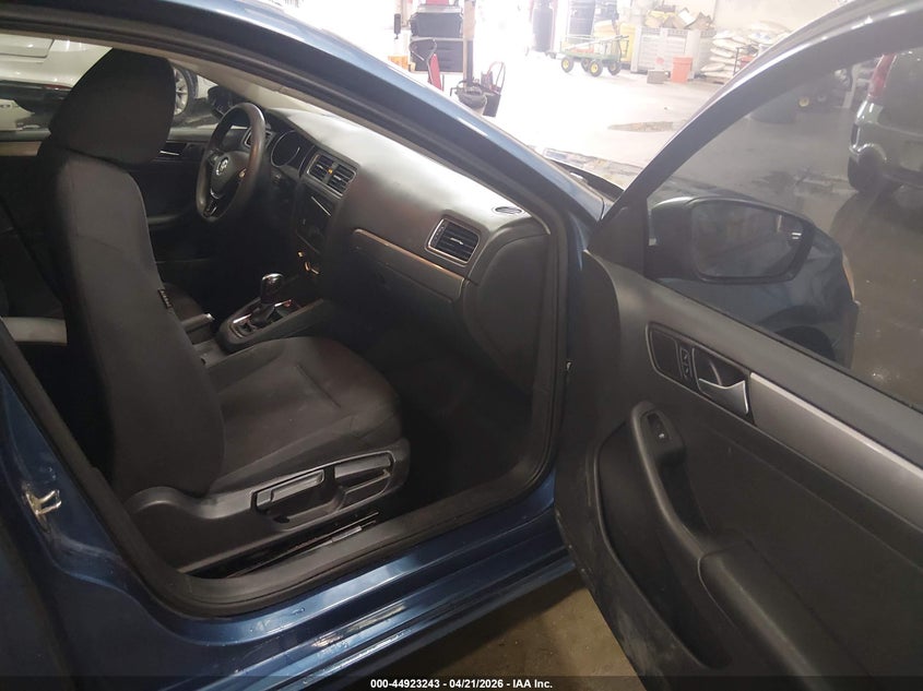 2015 Volkswagen Jetta VIN 3VWD07AJ1FM269953 IAAI salvage auction — LEFT FRONT, Salvage (Idaho), sold $1,125 on 2026-08-14 (photo 5)