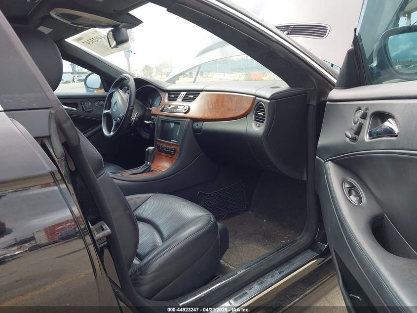 2007 Mercedes-benz Cls-class VIN WDDDJ77X27A099778 IAAI salvage auction — RIGHT FRONT, Salvage (California), sold $4,875 on 2026-07-15 (photo 5)