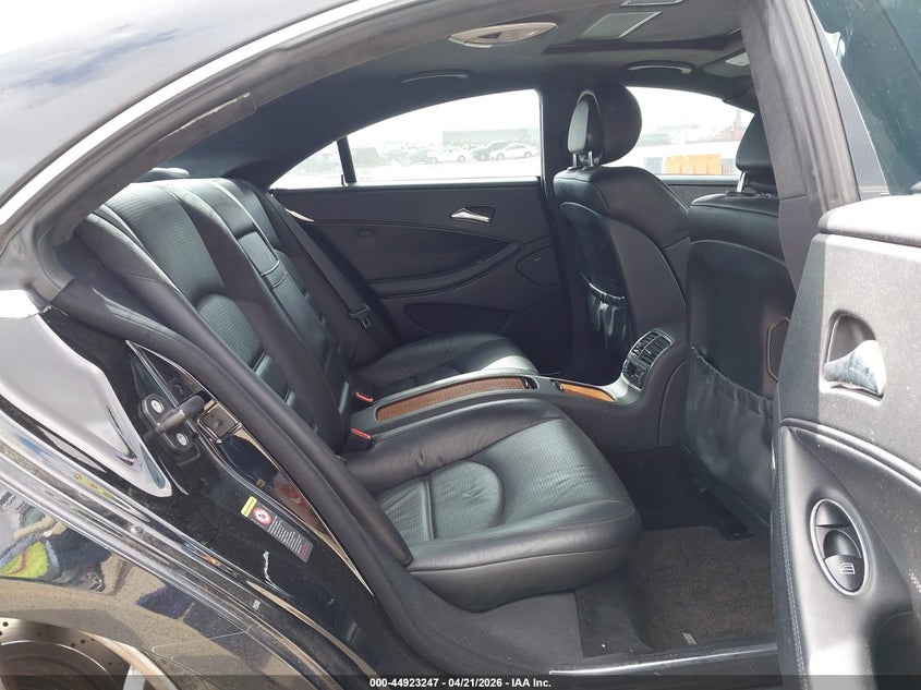 2007 Mercedes-benz Cls-class VIN WDDDJ77X27A099778 IAAI salvage auction — RIGHT FRONT, Salvage (California), sold $4,875 on 2026-07-15 (photo 8)