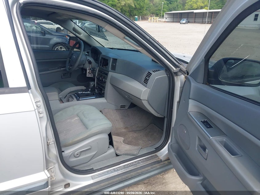 2007 Jeep Grand cherokee VIN 1J8GR48K97C673940 IAAI salvage auction — FRONT END, Salvage (Georgia), sold $275 on 2026-07-20 (photo 5)
