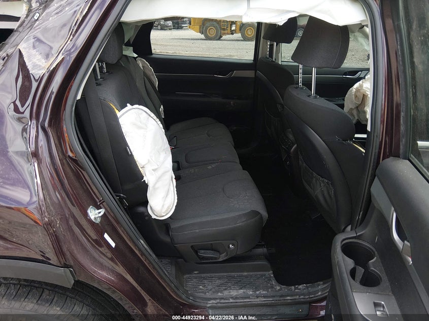 2023 Hyundai Palisade VIN KM8R1DGE7PU538352 IAAI salvage auction — ROLLOVER, Salvage Title, sold $1,350 on 2026-07-09 (photo 8)