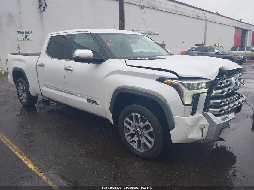 2024 Toyota Tundra VIN 5TFMC5EC9RX007736 IAAI salvage auction — Front End, Salvage (Oregon), sold $25,250 on 2026-09-12 (photo 1)
