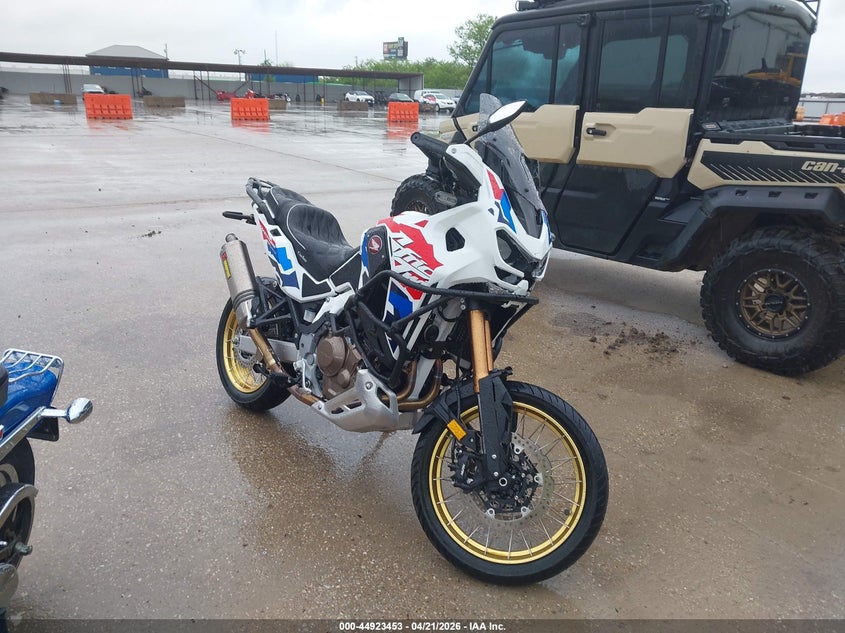 2025 Honda Crf VIN JH2SD15B2SK100449 IAAI salvage auction — FRONT END, Original (Texas), sold $7,750 on 2026-07-08 (photo 1)