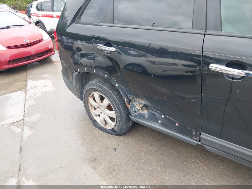 2011 Kia Sorento VIN 5XYKT3A15BG105347 IAAI salvage auction — NORMAL WEAR, Original (Texas), sold $750 on 2026-07-20 (photo 6)