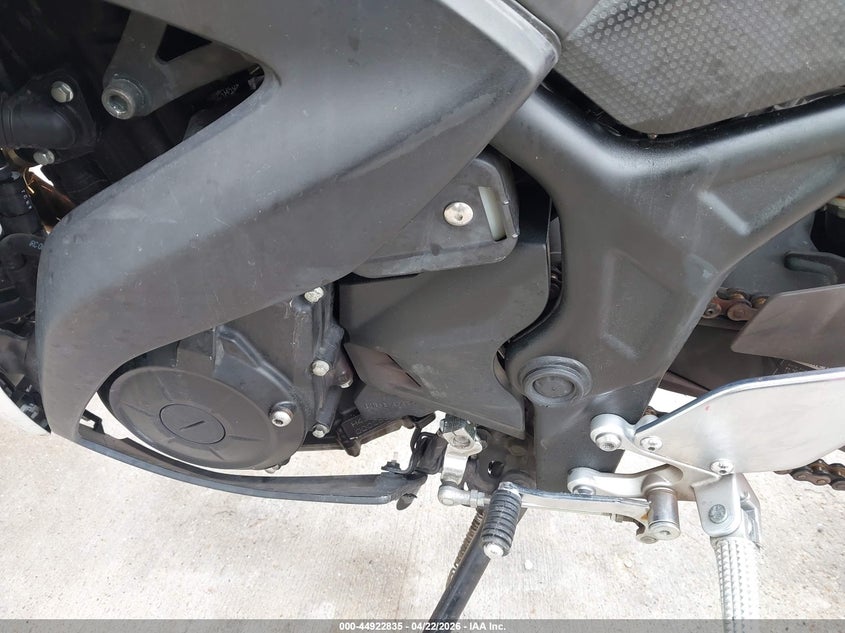 2015 Yamaha Yzf VIN MH3RH06Y5FK002340 IAAI salvage auction — LEFT & RIGHT, Original (Texas), sold $925 on 2026-07-08 (photo 9)
