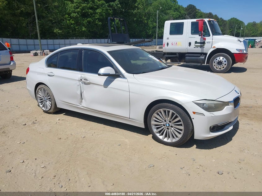 2013 BMW 3er VIN WBA3B3C52DJ810601 IAAI salvage auction — RIGHT SIDE, Salvage Title, sold $875 on 2026-07-09 (photo 1)