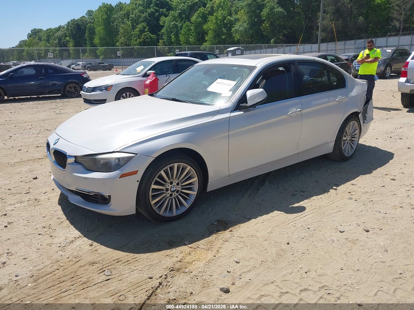 2013 BMW 3er VIN WBA3B3C52DJ810601 IAAI salvage auction — RIGHT SIDE, Salvage Title, sold $875 on 2026-07-09 (photo 2)