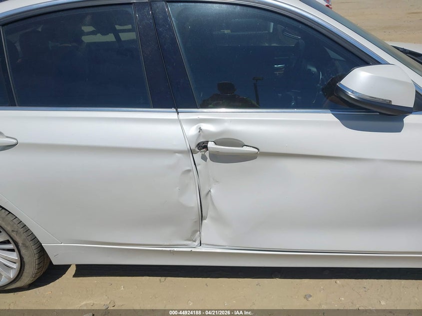 2013 BMW 3er VIN WBA3B3C52DJ810601 IAAI salvage auction — RIGHT SIDE, Salvage Title, sold $875 on 2026-07-09 (photo 6)