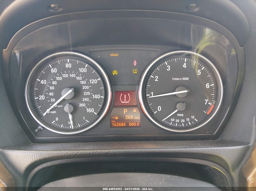 2008 BMW 3 series VIN WBAVC93558K043805 IAAI salvage auction — NORMAL WEAR, Clear (Michigan), sold $450 on 2026-07-20 (photo 7)