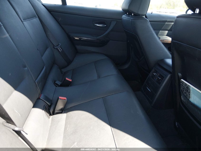 2008 BMW 3 series VIN WBAVC93558K043805 IAAI salvage auction — NORMAL WEAR, Clear (Michigan), sold $450 on 2026-07-20 (photo 8)