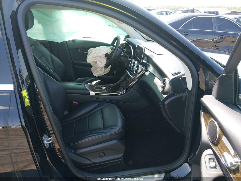 2017 Mercedes-benz Glc VIN WDC0G4JB0HV003959 IAAI salvage auction — LEFT FRONT, Salvage Title, sold $5,025 on 2026-07-08 (photo 5)