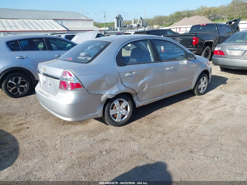 2009 Chevrolet Aveo VIN KL1TD56E89B601988 IAAI salvage auction — LEFT & RIGHT, Salvage (Illinois), sold $425 on 2026-07-13 (photo 4)