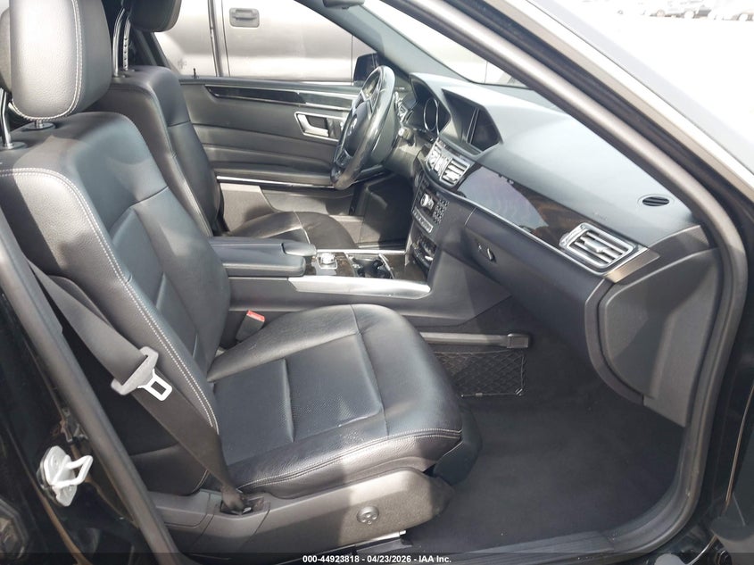 2014 Mercedes-benz E-klasse VIN WDDHF5KB6EA925337 IAAI salvage auction — LEFT REAR, Salvage Title, sold $3,175 on 2026-07-13 (photo 5)