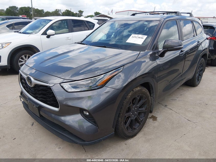 2023 Toyota Highlander VIN 5TDKDRAHXPS017580 IAAI salvage auction — RIGHT FRONT, Original (Texas), sold $350 on 2026-07-28 (photo 2)