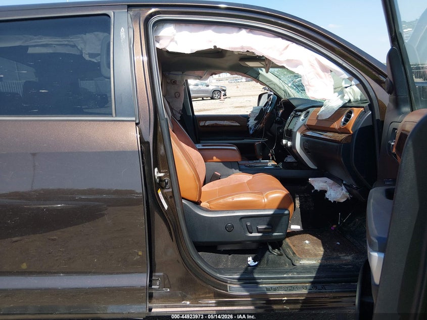 2018 Toyota Tundra VIN 5TFAW5F14JX729403 IAAI salvage auction — RIGHT FRONT, Original (Texas), sold $8,200 on 2026-07-11 (photo 5)