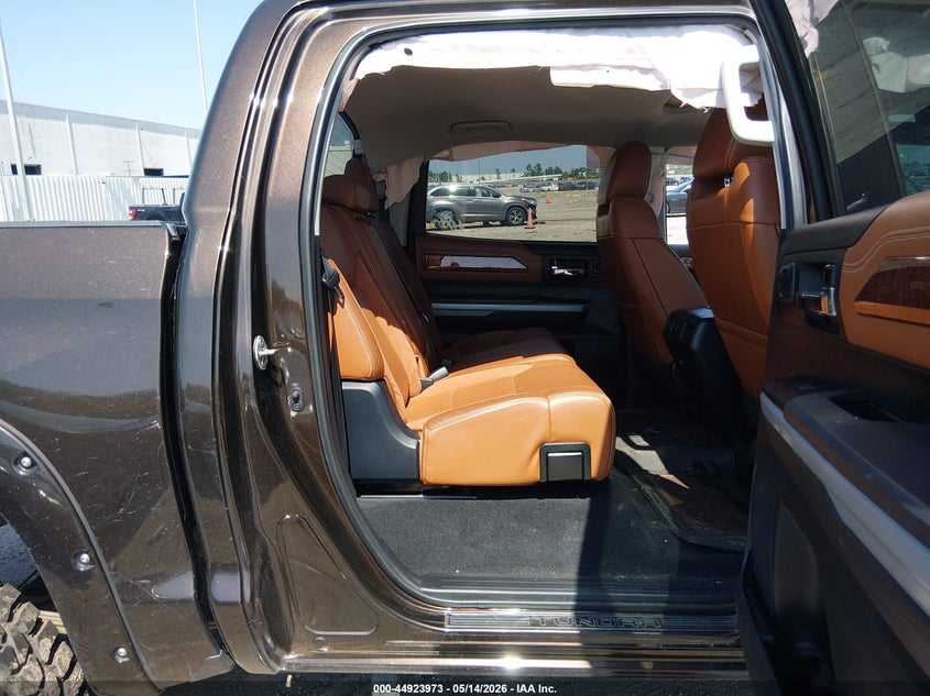 2018 Toyota Tundra VIN 5TFAW5F14JX729403 IAAI salvage auction — RIGHT FRONT, Original (Texas), sold $8,200 on 2026-07-11 (photo 8)