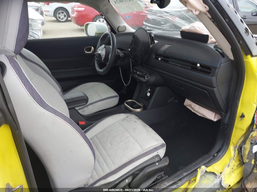 2025 Mini Hard top VIN WMW13GD05S2W53037 IAAI salvage auction — RIGHT FRONT, Salvage Title, sold $2,300 on 2026-07-08 (photo 5)