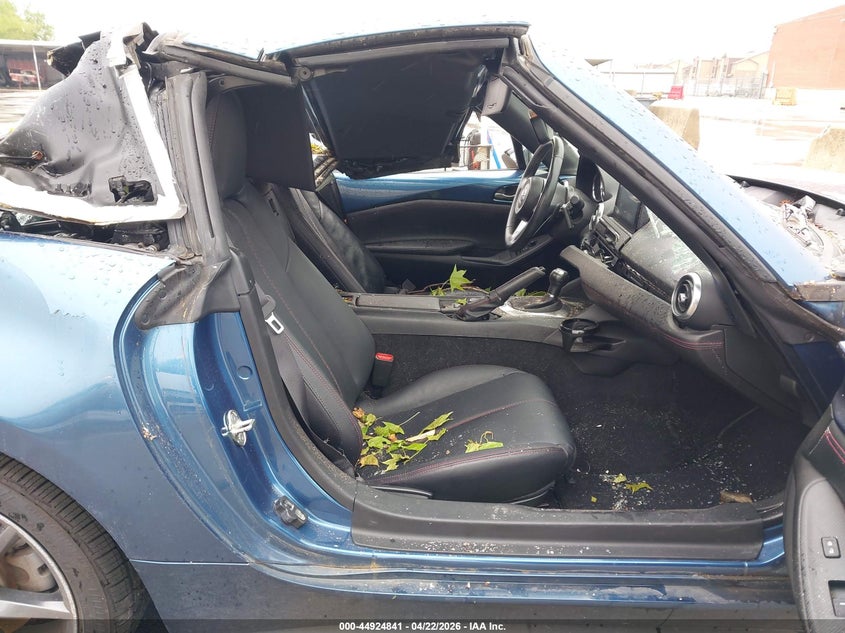 2019 Mazda Mx-5 VIN JM1NDAM77K0300824 IAAI salvage auction — STORM DAMAGE, Salvage Title, sold $2,550 on 2026-07-22 (photo 5)