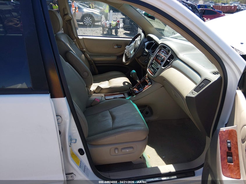 2004 Toyota Highlander VIN JTEEP21A340017221 IAAI salvage auction — FRONT END, Salvage (West Virginia), sold $200 on 2026-07-08 (photo 5)