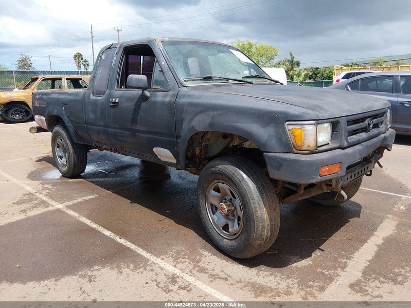 1992 Toyota Pickup VIN JT4VN13D5N5082068 IAAI salvage auction — WATER/FLOOD, Salvage (Hawaii), sold $100 on 2026-07-21 (photo 1)