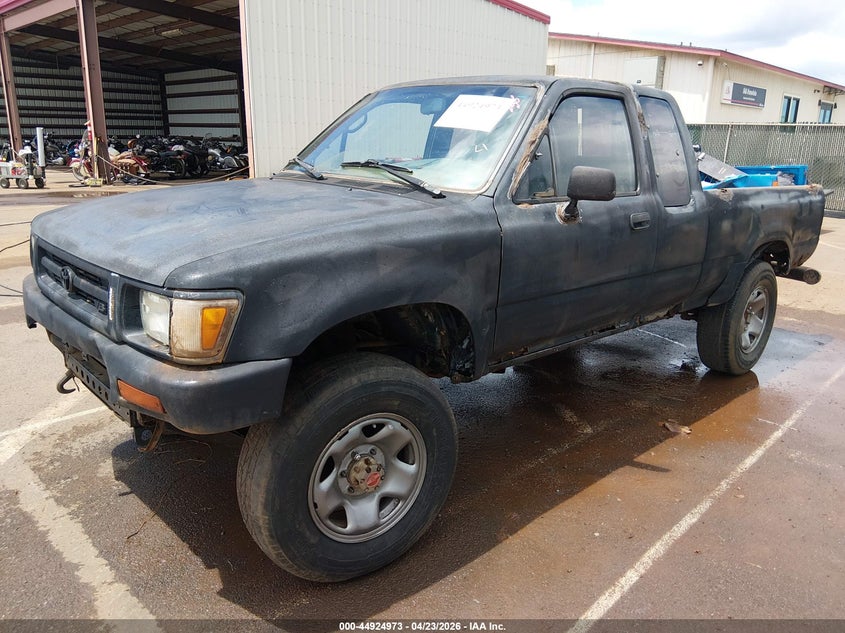 1992 Toyota Pickup VIN JT4VN13D5N5082068 IAAI salvage auction — WATER/FLOOD, Salvage (Hawaii), sold $100 on 2026-07-21 (photo 2)