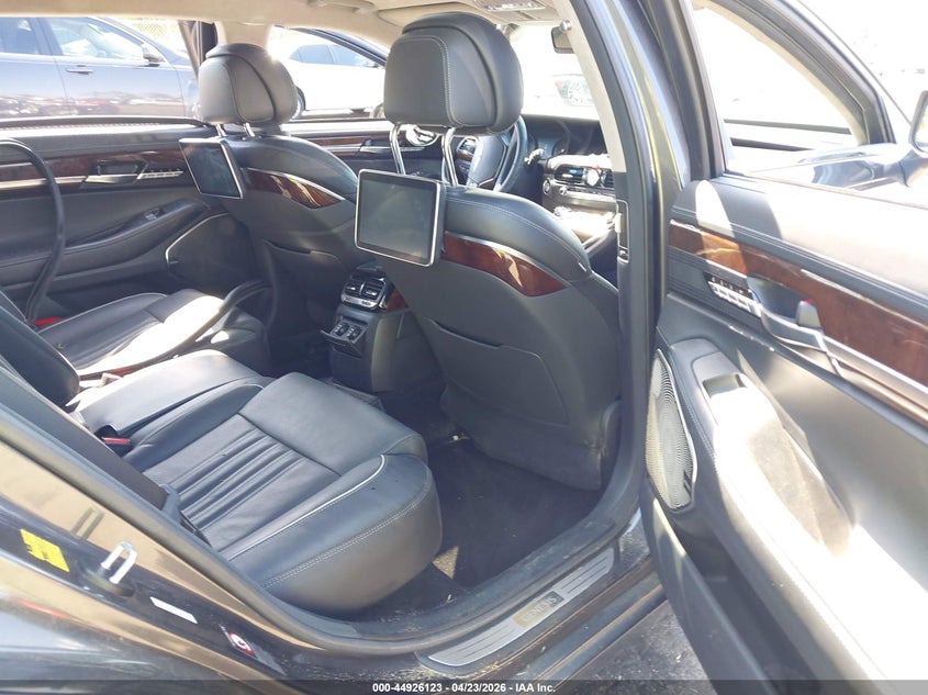 2018 Genesis G90 VIN KMHG54JH4JU043841 IAAI salvage auction — FRONT & REAR, Rebuildable (Florida), sold $325 on 2026-07-14 (photo 8)