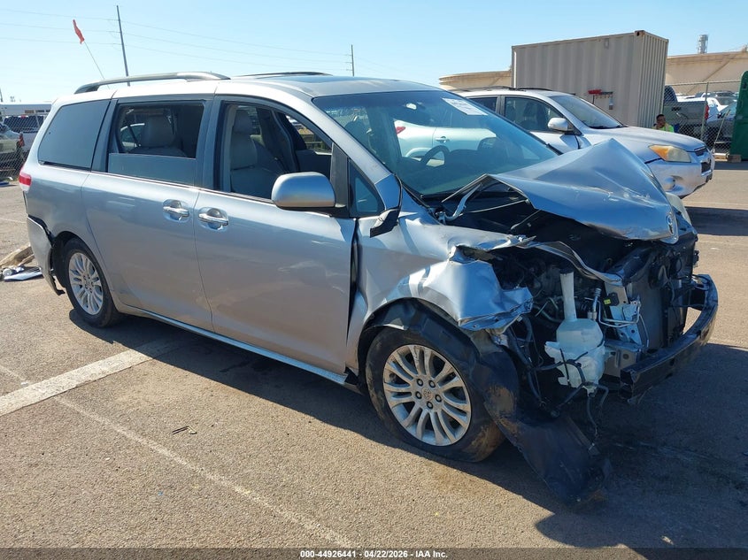 2011 Toyota Sienna VIN 5TDYK3DC9BS170411 IAAI salvage auction — FRONT END, Salvage (Hawaii), sold $100 on 2026-07-28 (photo 1)