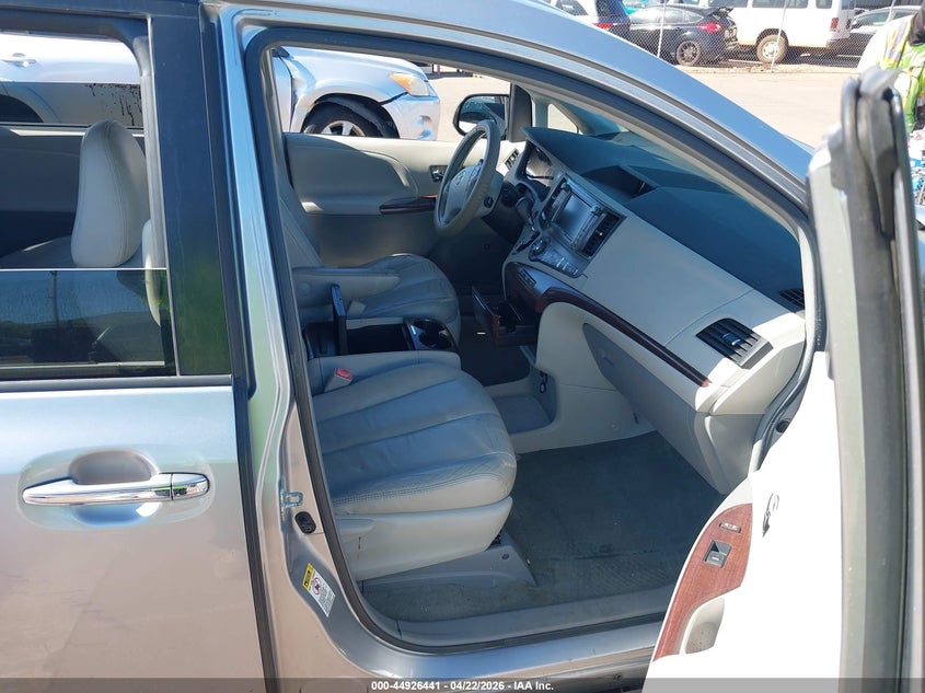 2011 Toyota Sienna VIN 5TDYK3DC9BS170411 IAAI salvage auction — FRONT END, Salvage (Hawaii), sold $100 on 2026-07-28 (photo 5)
