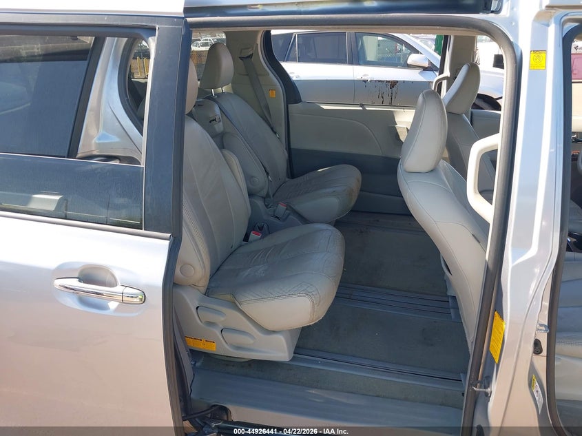 2011 Toyota Sienna VIN 5TDYK3DC9BS170411 IAAI salvage auction — FRONT END, Salvage (Hawaii), sold $100 on 2026-07-28 (photo 8)