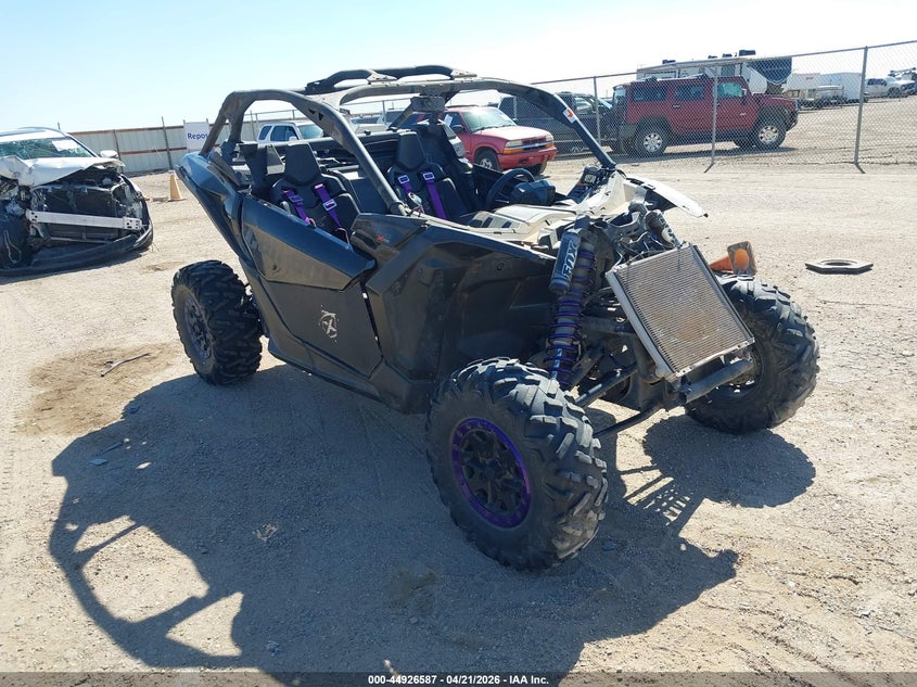 2017 Can-am/ brp Maverick VIN 3JBVDAW2XHK001544 IAAI salvage auction — FRONT END, Salvage (Texas), sold $5,500 on 2026-08-26 (photo 1)