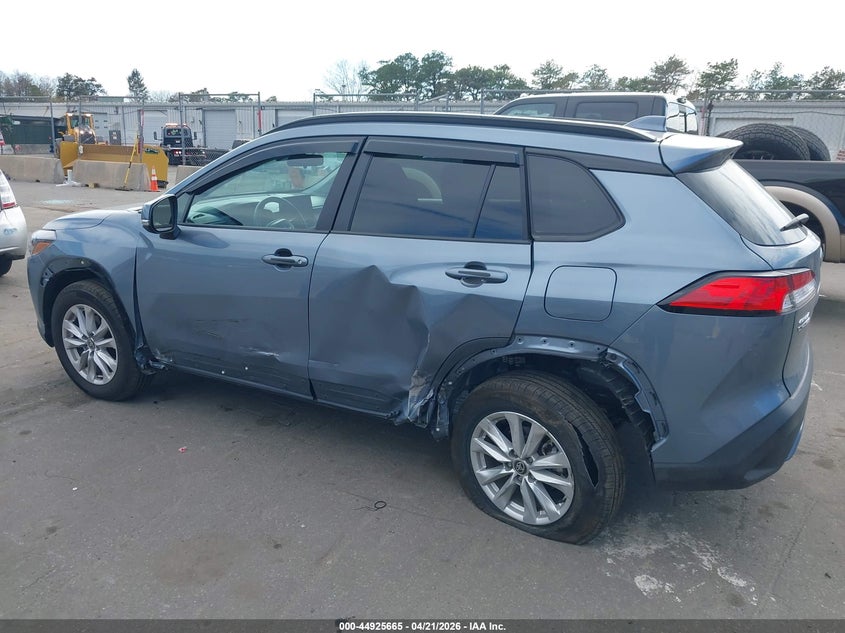 2024 Toyota Corolla cross VIN 7MUCAABGXRV097525 IAAI salvage auction — SIDE, Salvage Title, sold $9,200 on 2026-07-28 (photo 6)