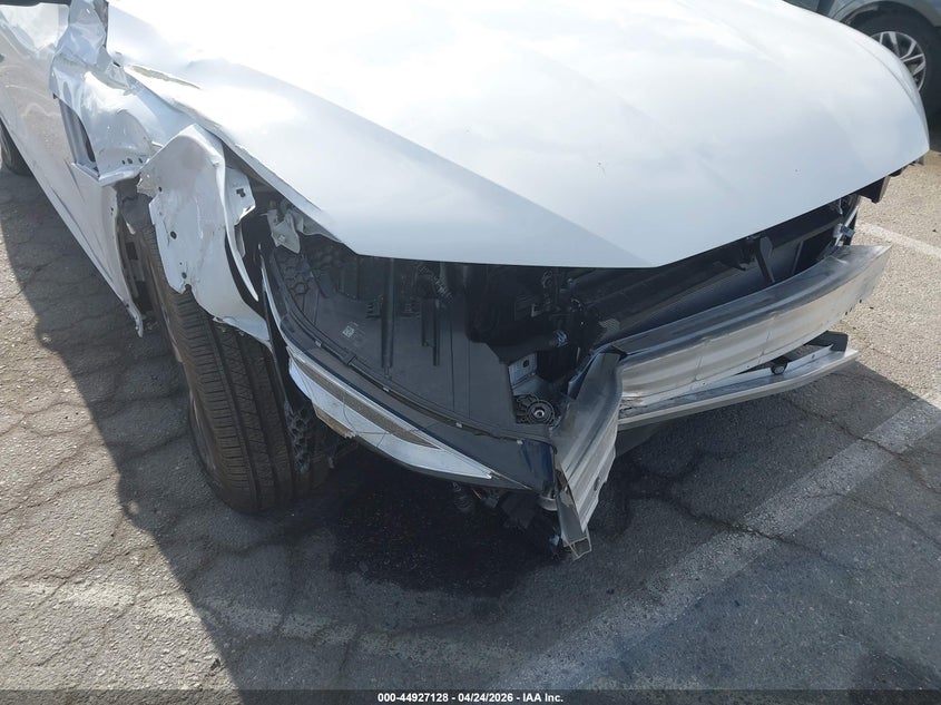 2024 Audi Q8 VIN WA15AAGE2RB008817 IAAI salvage auction — RIGHT FRONT, Salvage Title, sold $16,050 on 2026-07-09 (photo 6)