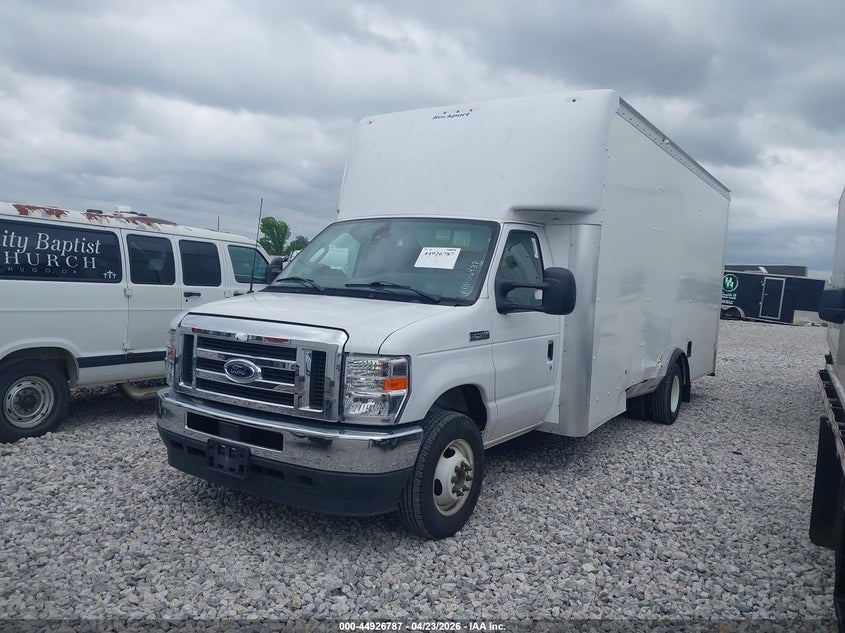 2024 Ford E-450 VIN 1FDXE4FN1RDD02439 IAAI salvage auction — SIDE, Salvage (Oklahoma), sold $20,050 on 2026-09-09 (photo 2)