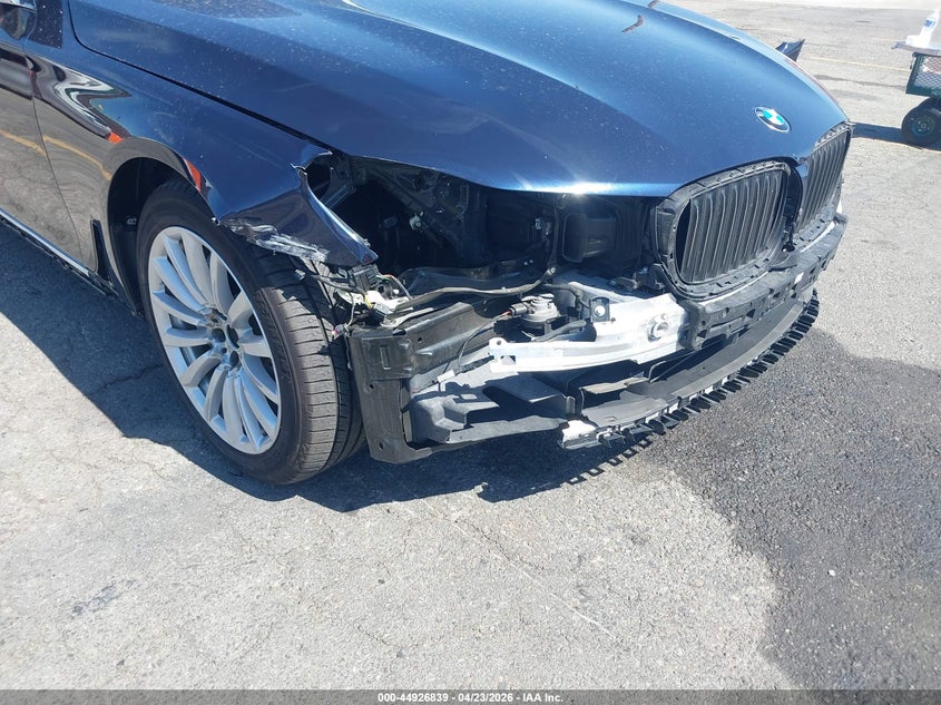 2019 BMW 7er VIN WBA7E2C56KB217785 IAAI salvage auction — FRONT END, Salvage Title, sold $11,100 on 2026-07-06 (photo 6)