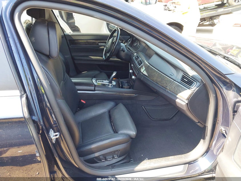 2012 BMW 7er VIN WBAKC6C58CDX99479 IAAI salvage auction — FRONT END, Salvage Title, sold $1,250 on 2026-07-11 (photo 5)