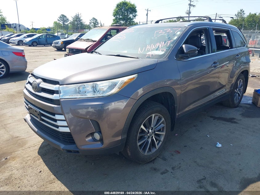 2019 Toyota Highlander VIN 5TDJZRFH6KS581337 IAAI salvage auction — REPOSSESSION, Salvage Title, sold $11,225 on 2026-07-13 (photo 2)