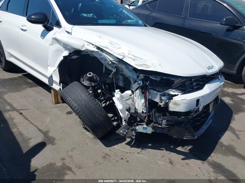 2025 Kia K5 VIN KNAG64J73S5393463 IAAI salvage auction — RIGHT FRONT, Salvage Title, sold $8,275 on 2026-07-06 (photo 6)