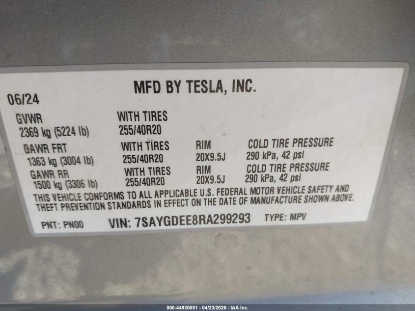 2024 Tesla Model y VIN 7SAYGDEE8RA299293 IAAI salvage auction — SIDE, Salvage Title, sold $11,200 on 2026-07-22 (photo 9)