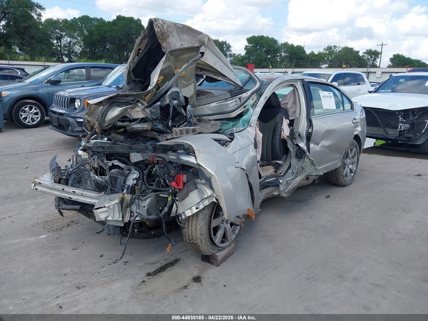 2010 Mercury Milan VIN 3MEHM0JG7AR660541 IAAI salvage auction — ROLLOVER, Non-Repairable (Texas), sold $25 on 2026-07-28 (photo 2)
