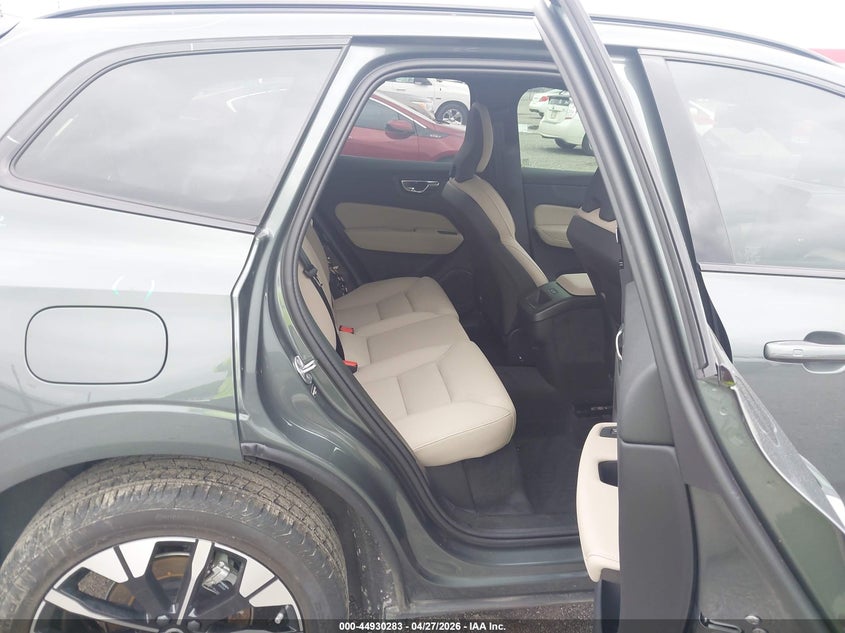 2026 Volvo Xc60 VIN YV4M12RC9T1372522 IAAI salvage auction — REAR END, Salvage Title, sold $23,200 on 2026-07-13 (photo 8)
